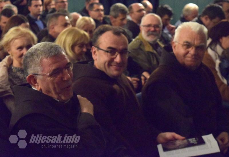 Široki Brijeg: Predstavljen roman fra Ante Marića ''Plaču li jeleni''