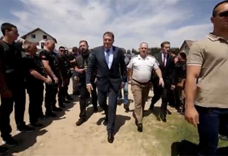 Milorad Dodik postrojio 
