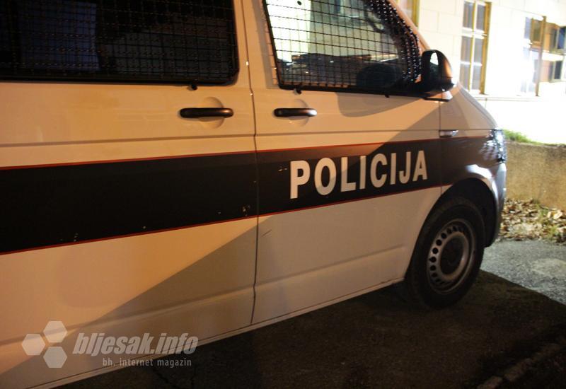 Mostar: Upali u naselje i počeli razbijati, policija uhitila devet osoba