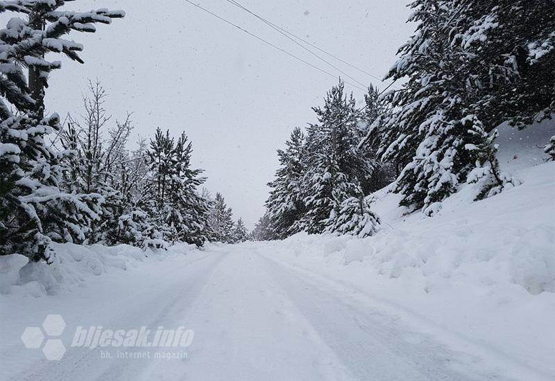 Zimska idila na putu prema izletištu Rujište - Kiša i odroni otežavaju promet u BiH; snijeg u zapadnoj i sjeverozapadnoj Bosni