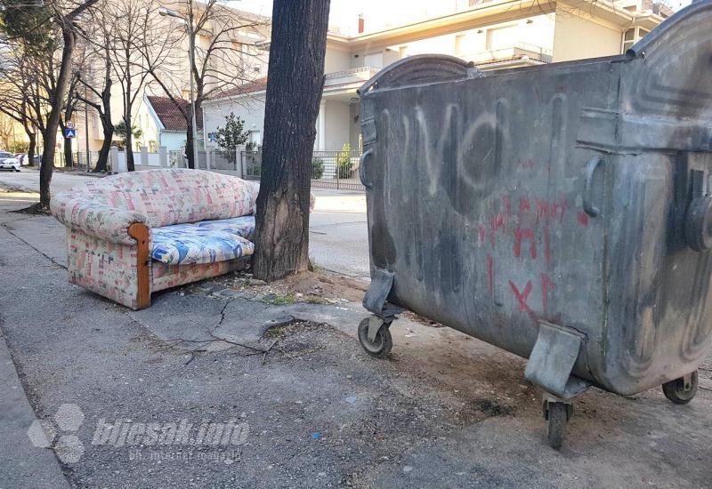 Nova kauč-priča u Mostaru