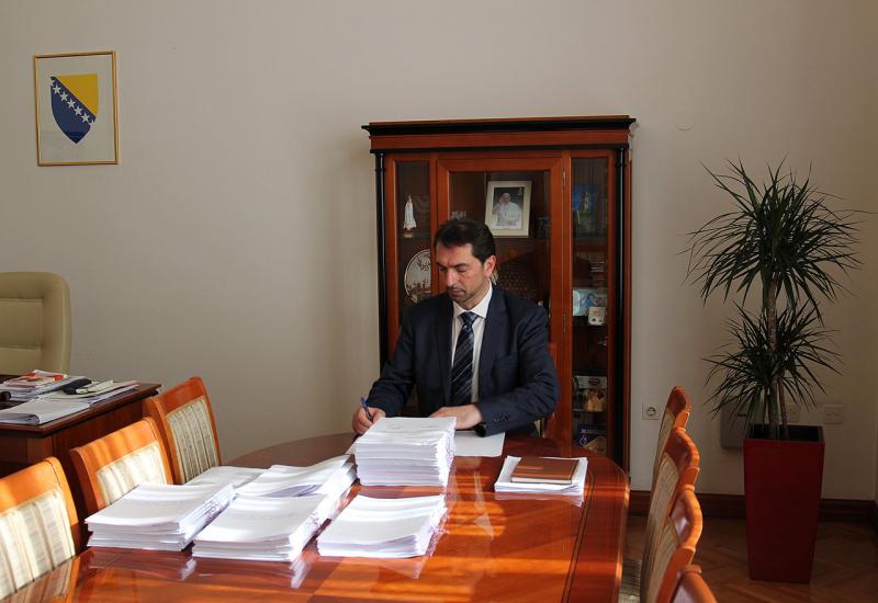 Čavara potpisao Ukaz o proglašenju Proračuna FBiH za 2018. godinu
