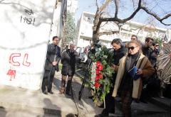 Veleposlanik Minasi i šef OSCE-a Berton čekali nekoga iz Gradske uprave da polože cvijeće