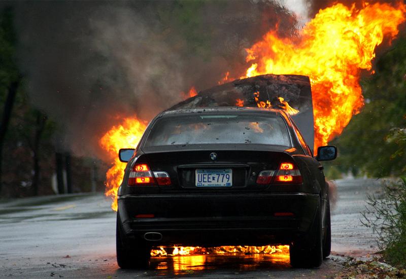 Ilustracija - Čitluk: BMW u plamenu, vatrogasci intervenirali