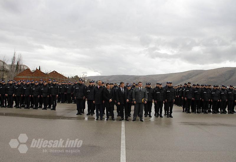 Promocija polaznika temeljne policijske obuke - Održana promocija polaznika temeljne policijske obuke u Mostaru