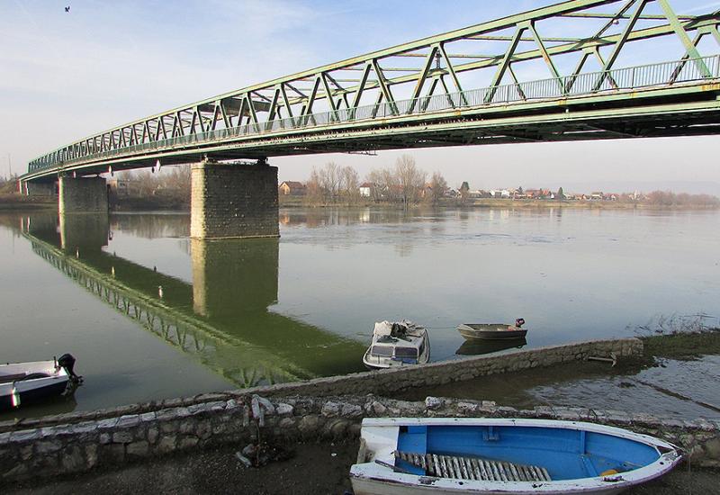 Čubrilović: Izabrati izvođače za gradnju mosta preko Save
