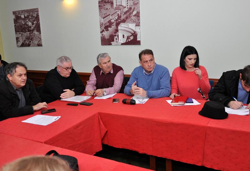 SDP pokrenuo inicijativu: Želimo da djeca zajedno uče bosanski, srpski i hrvatski jezik