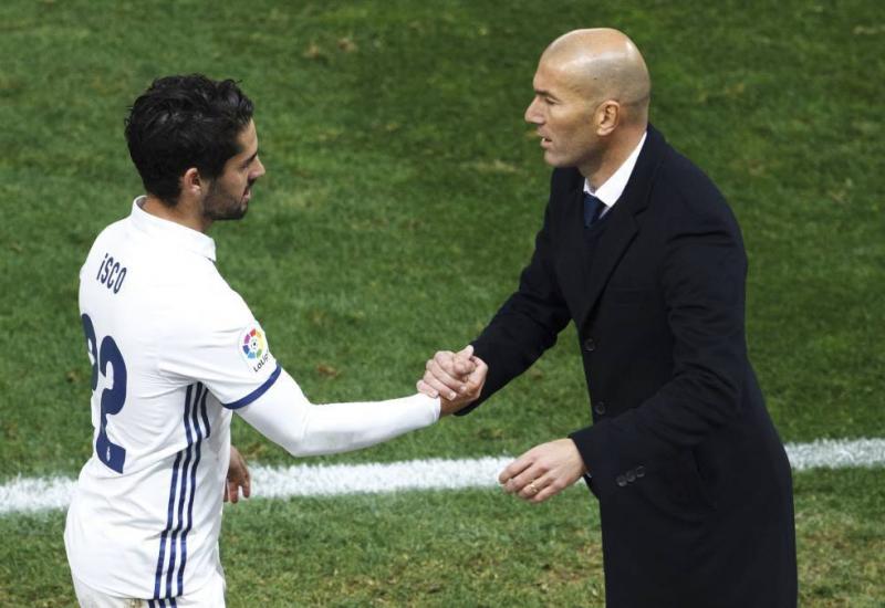 Zidane odlučio: Ostane li na klupi Reala, prodat će Isca