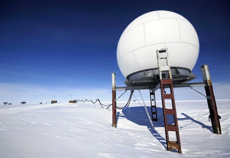 Čestice koje izlaze iz leda Antarktike zbunjuju znanstvenike