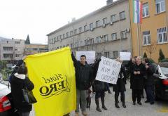 Radnici hotela ''Ero'' pred zgradom prozivaju Vladu HNŽ-a