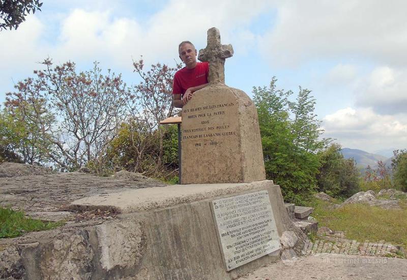 Uz spomenik poginulim francuskim fojnicima - Sutorina – Mjesto s četiri Hercegovca