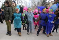 Mostarskim ulicama prošetala karnevalska povorka