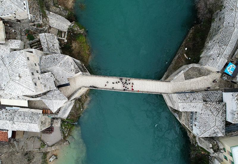 Turisti ni tijekom zime ne prestaju uživati u ljepotama Mostara