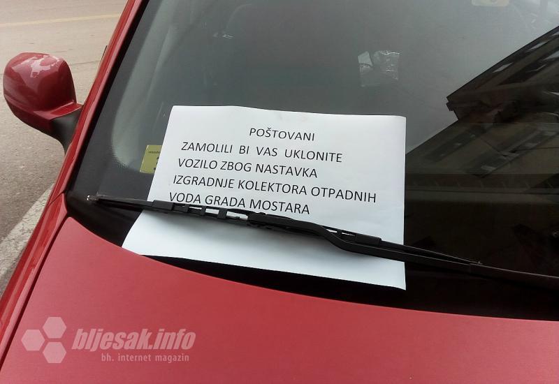 Mostar: Poruke vlasnicima o uklanjanju parkiranih vozila