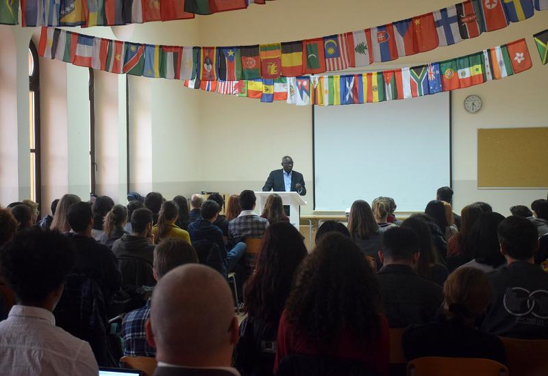 Adama Dieng na UWC Mostaru - Savjetnik glavnog tajnika UN-a za prevenciju genocida posjetio UWC Mostar