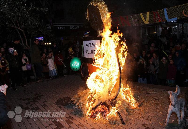 VIDEO | Mostarci spalili Akcizu Nalitrić