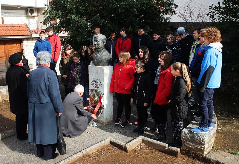 Polaganjem cvijeća počelo obilježavanje Dana oslobođenja Mostara
