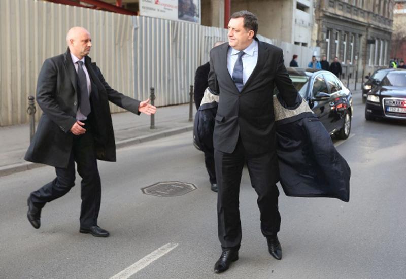  - Hrvatska policija razoružala Dodika