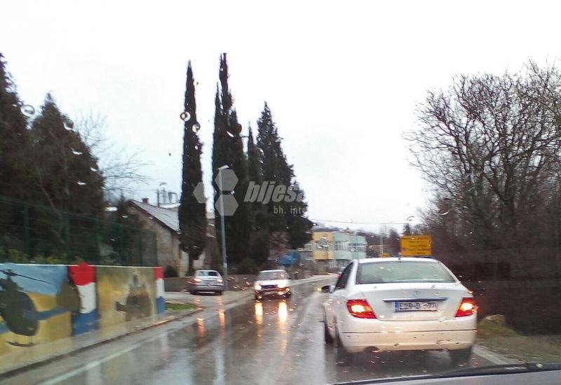 Sudar tri automobila između Širokog Brijega i Mostara