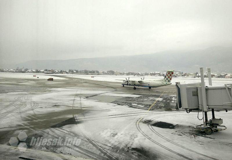 Croatijin zrakoplov koji leti i u Sarajevo, nakon neugodnog slijetanja upućen na servis