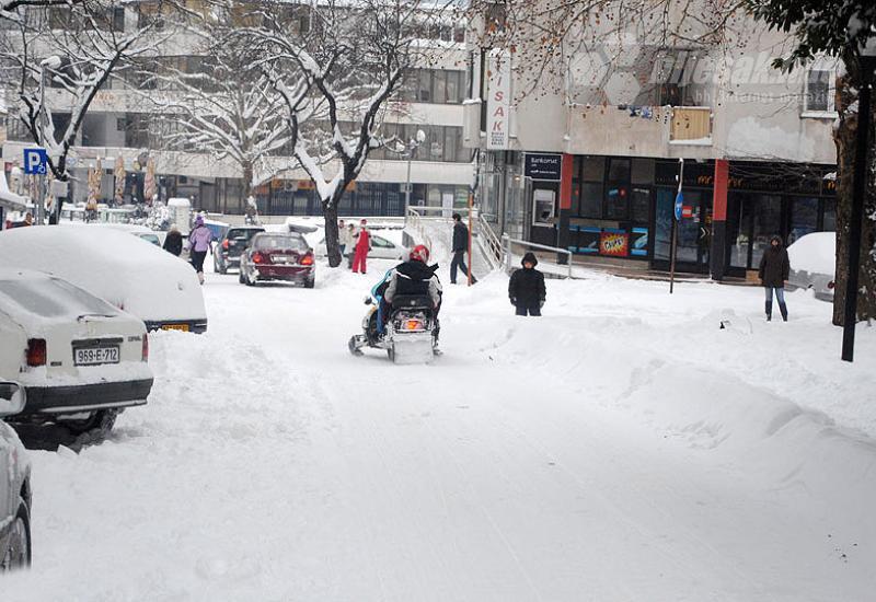 Snijeg u središtu Širokog Brijega 2012. godine - Civilna zaštita ŽZH izdala upozorenje i preporuke zbog snijega i ledene kiše