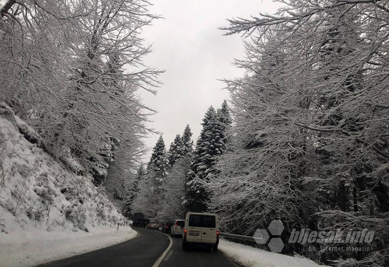 Na cesti Rakitno-Blidinje obustavljen promet zbog zaleđene ceste
