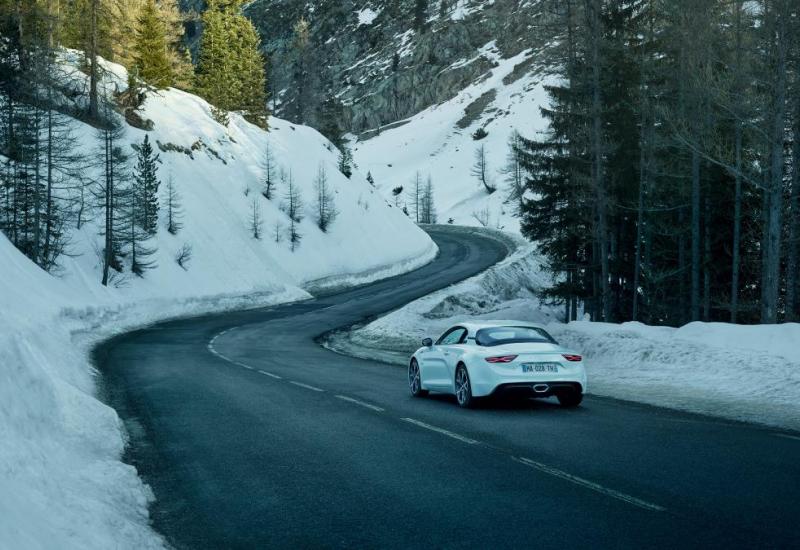 Alpine A110 u Ženevu stiže s dvije nove verzije - Pure i Legend 