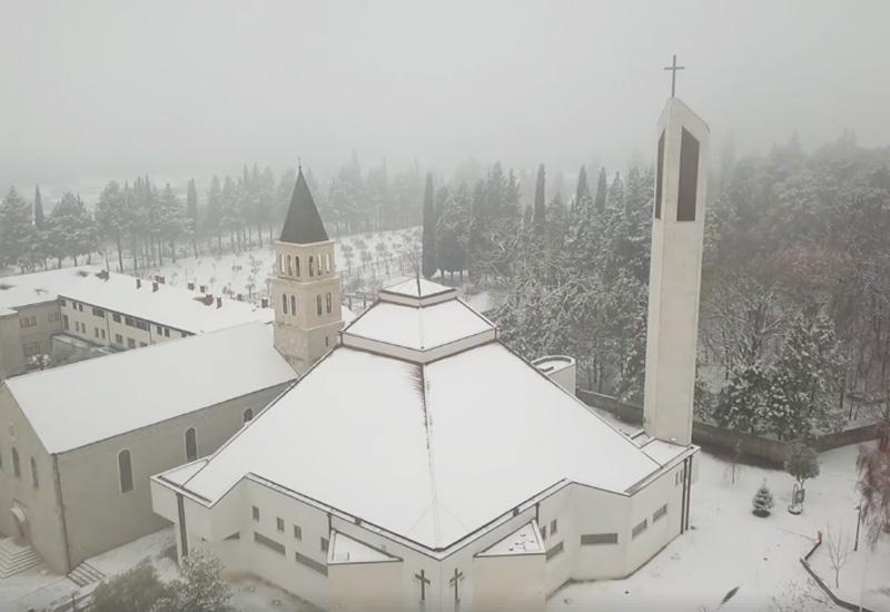 VIDEO | Ljubuški pod snijegom snimljen iz zraka