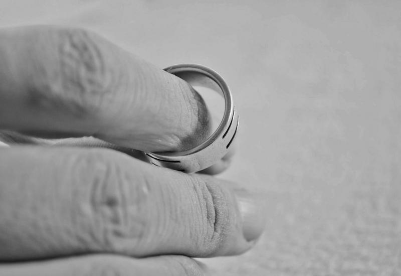 Više umrlih nego rođenih, manje brakova, ali i razvoda