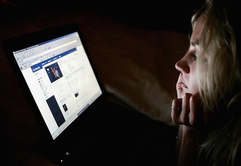  - Facebook pitao korisnike je li ok da muškarac od maloljetnice traži eksplicitne slike
