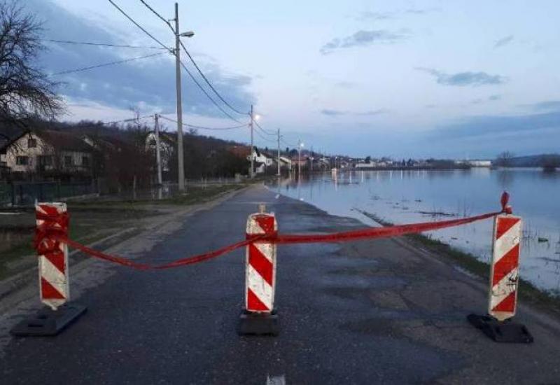  - Poplave u BiH: Izlila se rijeka, obustavljen promet na M-14