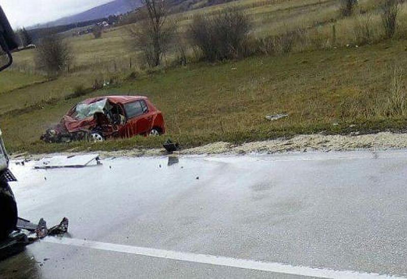 Nesreća u Smričanima - Livno - Tomislavgrad: U prometnoj nesreći poginula jedna osoba