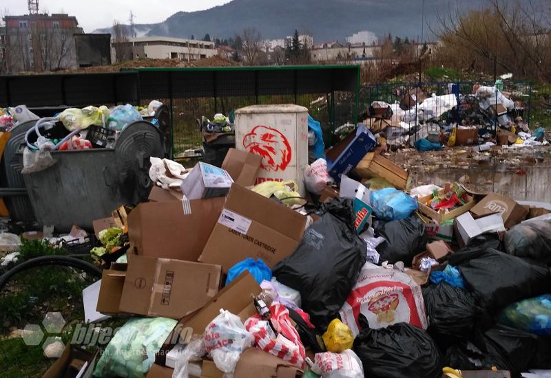 Mostar 'bogatiji' za još jednu mini-deponiju smeća