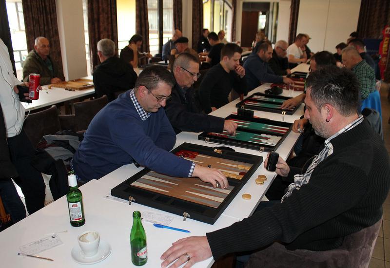 Na turniru se natjecalo oko 120 igrača - Mostarac osvojio prvo mjesto na državnom turniru u tavli