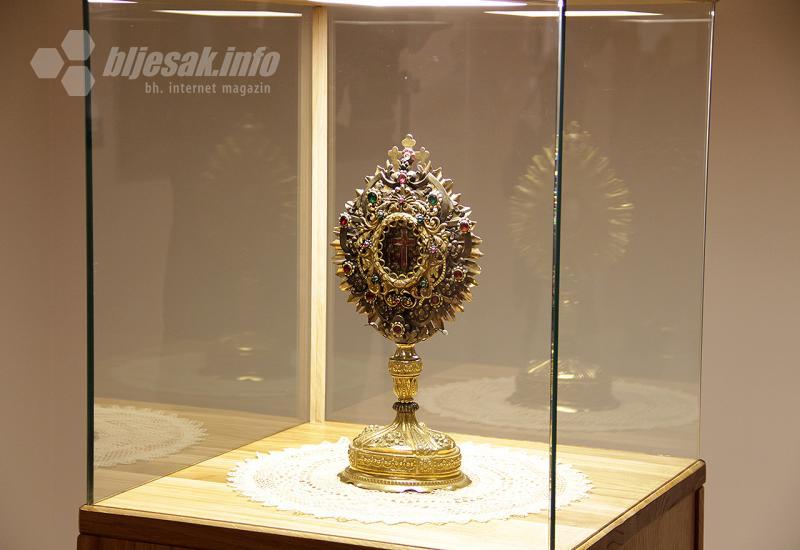 U Mostaru izložena relikvija Svetog križa