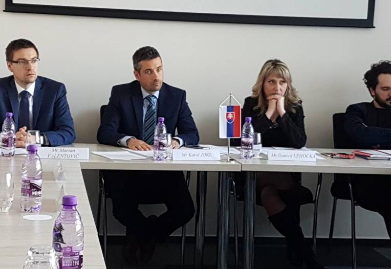 Preporuka radnicima iz BiH: Privatne agencije prijevarom obećavaju posao u Slovačkoj