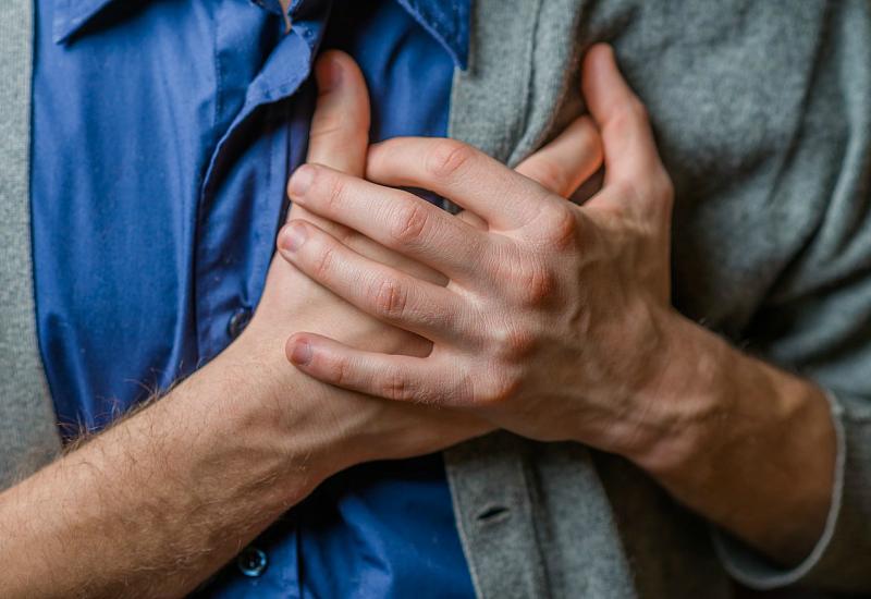 Ovo je 12 tihih simptoma srčanog udara