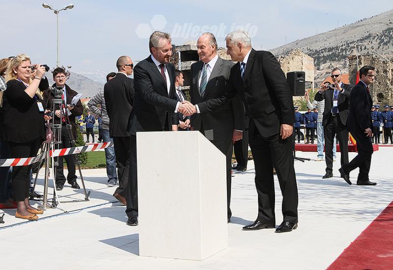 Španjolski kralj 29.3.2012. godine u Mostaru otvorio je Španjolski trg - Pergola se vraća na Španjolski trg