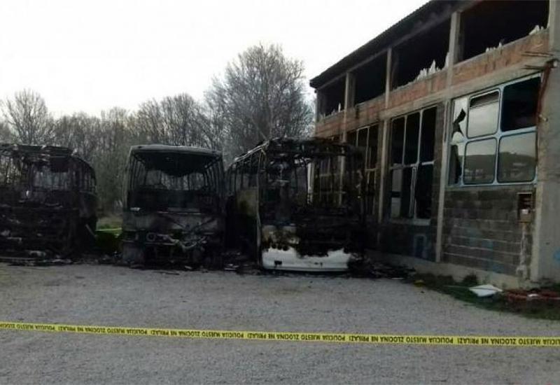 Kiseljak: U požaru izgorjela tri autobusa i garaža