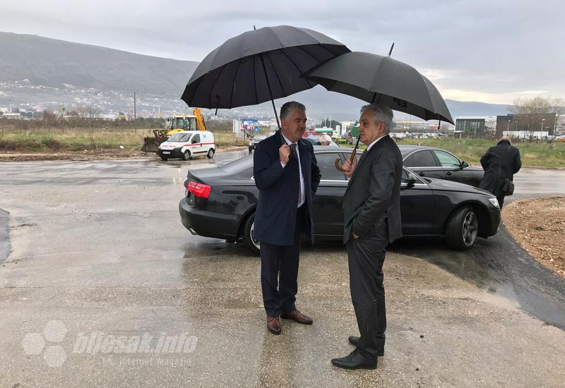 Nevenko Herceg i Ljubo Bešlić na gradilištu  - Nova prometnica u Mostaru za sada bez kružnih tokova