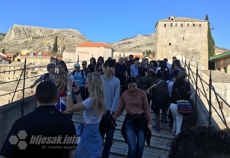 Turisti u Mostaru - Turisti okupirali Mostar