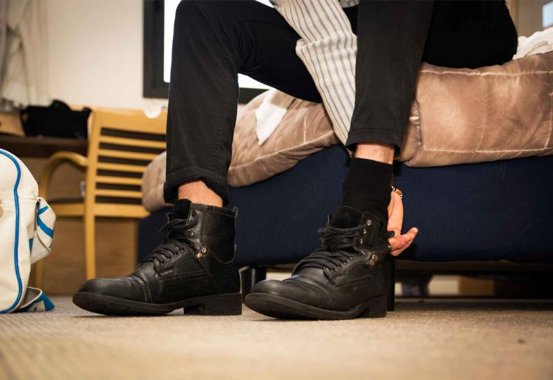 Pitanje života: Trebamo li izuti cipele u gostima?