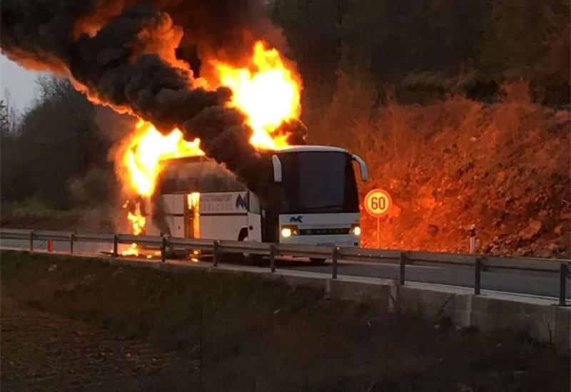 Zapalio se autobus s hrvatskom vojskom