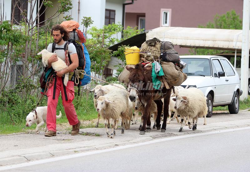 Federico Delize - Hodočasnik u Hercegovini: Iz Italije sa ovcama i magarcem ide u Siriju
