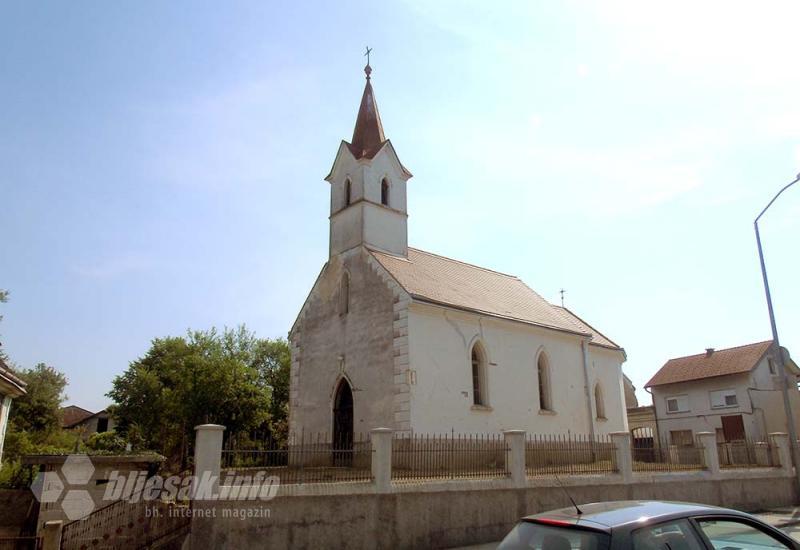 Kapela svetog Duha - Jastrebarsko, grad Erdödyja, Vladka Mačeka i zaključanih crkvi