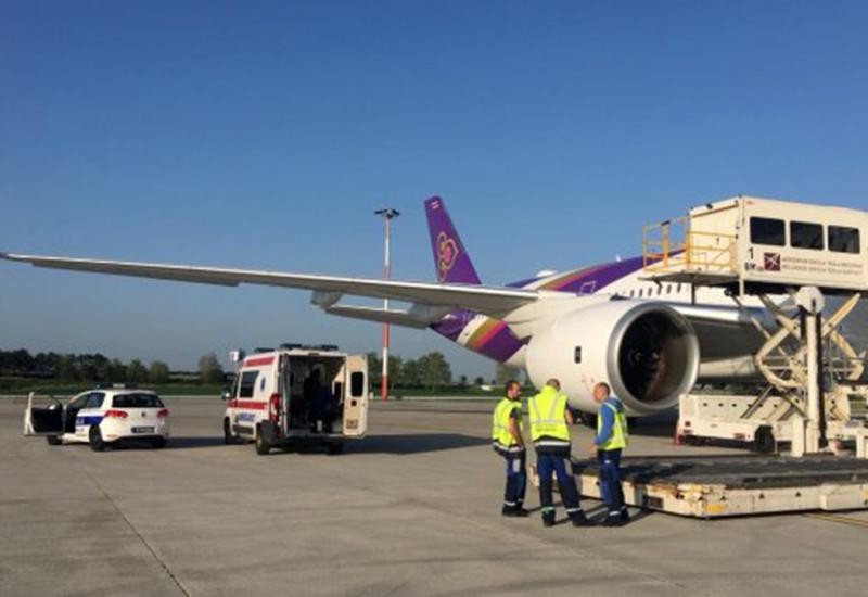Dva aviona prinudno sletjela u Beograd, jedan putnik preminuo