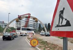 Izgradnja pasarele u Mostaru: Novi dan, novi izgled