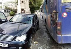 Mostar: Sudar autobusa i automobila