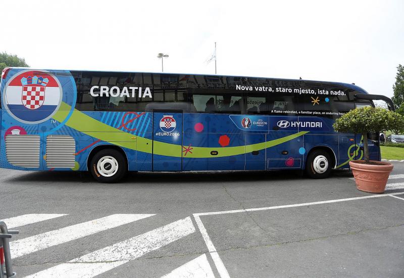 Izaberite slogan na hrvatskom autobusu u Rusiji