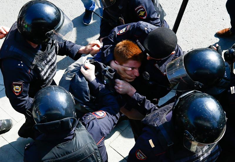 Policije je intervenirala i privela veliki broj osoba - Rusija: Prosvjedi protiv Putina, privedene desetine osoba 